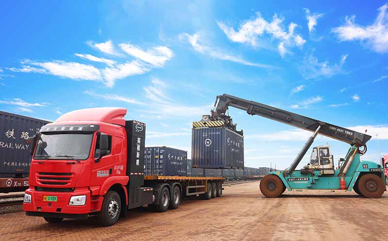 津門氫能重卡滿月,零碳環保成果登頂.jpg 津門氫能重卡滿月,零碳環保成果登頂.jpg