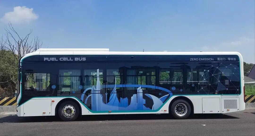 上海氫能公交即日起在臨港運營,可使用數(shù)字人民幣乘車.jpg 上海氫能公交即日起在臨港運營,可使用數(shù)字人民幣乘車.jpg