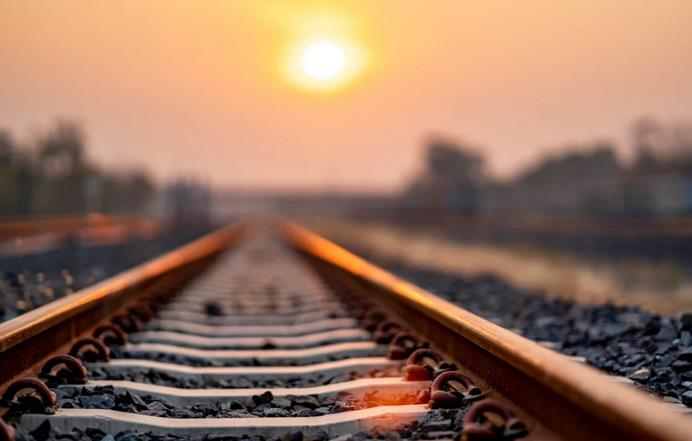 澳大利亞探索用于散裝貨物運輸?shù)臍鋭恿疖嚨闹卮蠛献?jpg 澳大利亞探索用于散裝貨物運輸?shù)臍鋭恿疖嚨闹卮蠛献?jpg