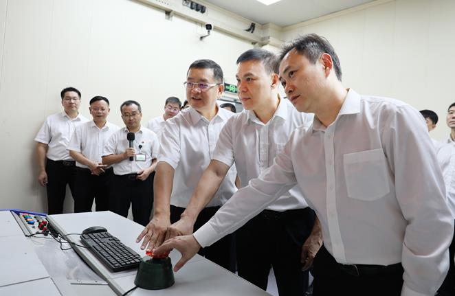 中國最大排量、最大馬力燃氫發動機玉柴YCK16H成功點火