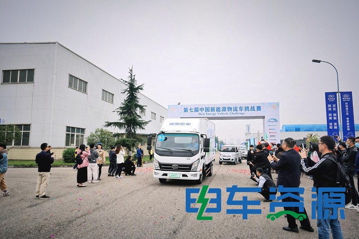 12 發(fā)車儀式4_副本 700.jpg