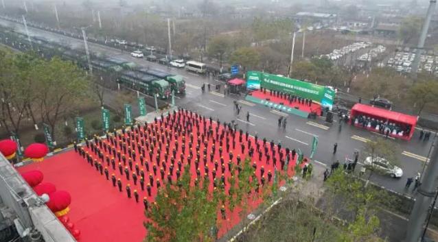 構(gòu)建綠色物流“氫”模式！鵬飛集團(tuán)首批百輛氫能重卡示范運(yùn)營(yíng).jpg