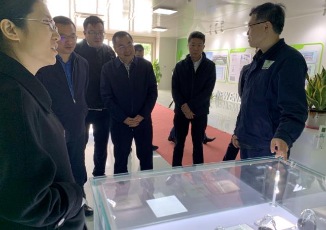 北京市大興區(qū)委副書記石銀峰一行調(diào)研濟平新能源.jpg