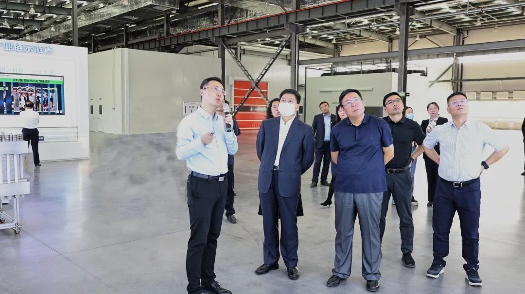 吉林省政協(xié)副主席李維斗調(diào)研國(guó)氫科技長(zhǎng)春綠動(dòng).jpg