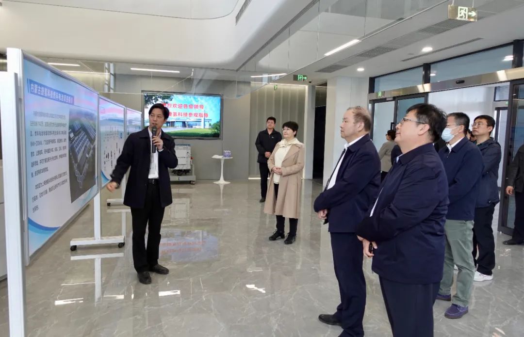 國家能源局總工程師向海平一行赴內蒙古捷氫科技調研.jpg