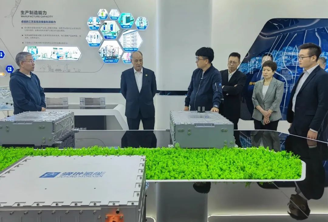 中華民族發展基金會董事長林中森一行調研新鄉驥翀.jpg 中華民族發展基金會董事長林中森一行調研新鄉驥翀.jpg