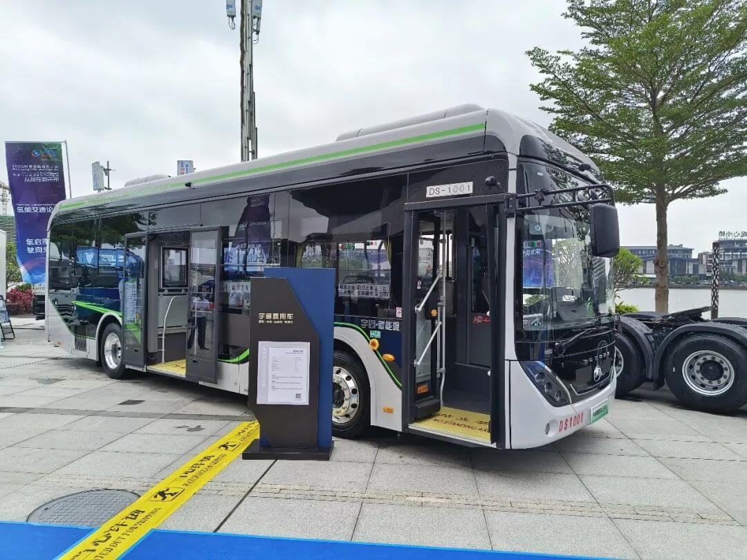 宇通10.5米氫燃料公交車.jpg