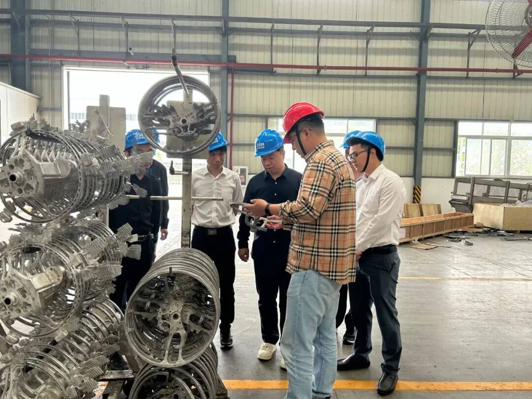 滿電未來(lái)獲荊州政府領(lǐng)導(dǎo)高度重視.jpg 滿電未來(lái)獲荊州政府領(lǐng)導(dǎo)高度重視.jpg