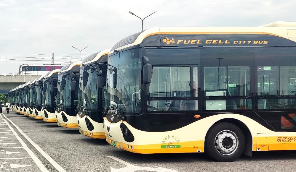 批量上市,“熊貓”公交車配上新研氫能心臟.jpg