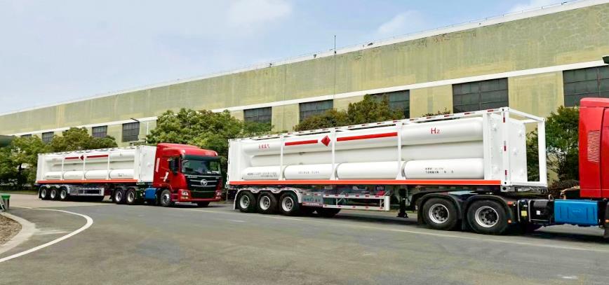 浙江藍(lán)能設(shè)計(jì)制造的氫氣長(zhǎng)管拖車(chē)是氫能儲(chǔ)運(yùn)市場(chǎng)主流產(chǎn)品.jpg